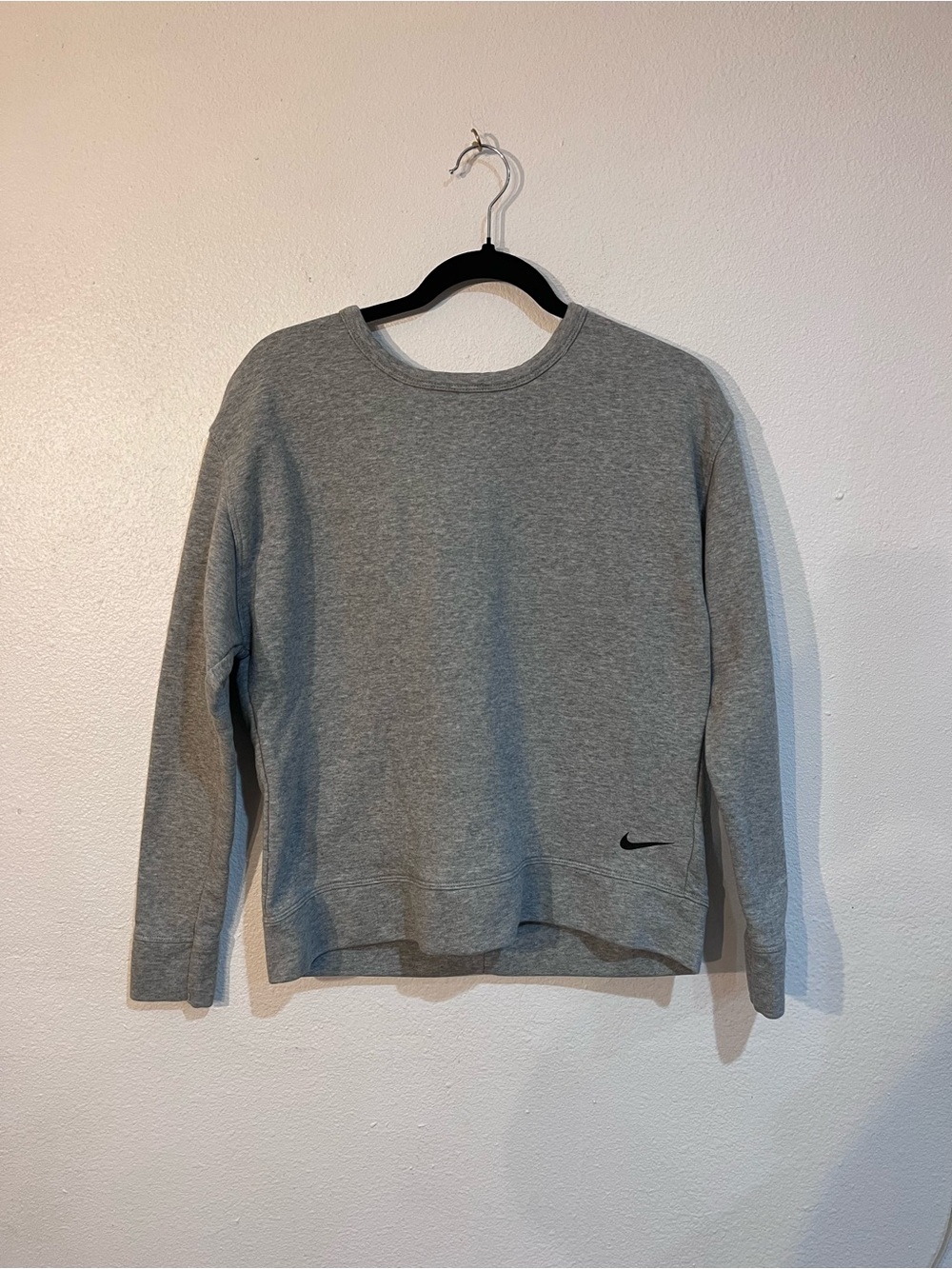 Nike Womens Small Gray Versa Open V Back Dri-Fit Sweatshirt Pullover